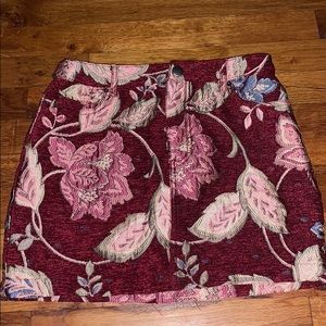 Forever 21 skirt. STYLISH AND LOOKS GREAT ON!!!